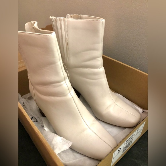 White leather heeled boot - Picture 4 of 4